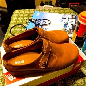 Women’s Duluth Andina Mules Size 11